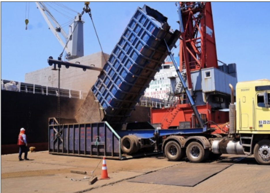 Grupo Lampa concreta histórico embarque de chatarra desde el puerto de Talcahuano